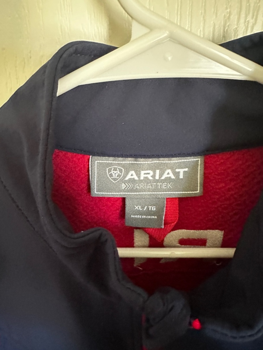 Ariat Vest - Picture 2 of 3